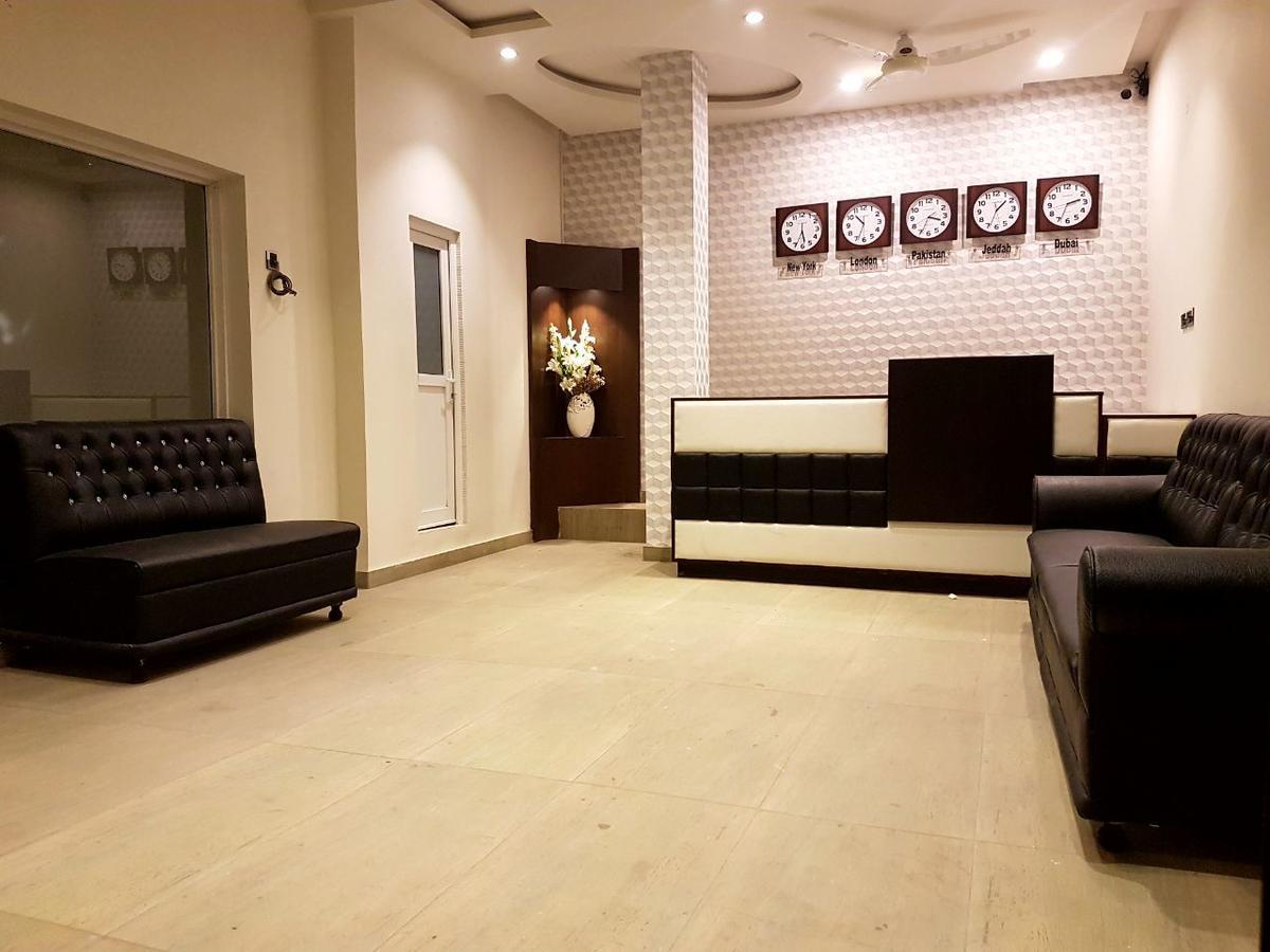 Khayyam Hotel Faisalabad Exterior photo
