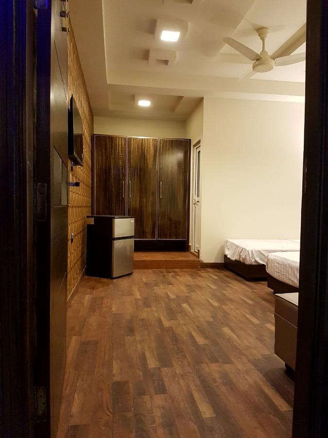 Khayyam Hotel Faisalabad Exterior photo