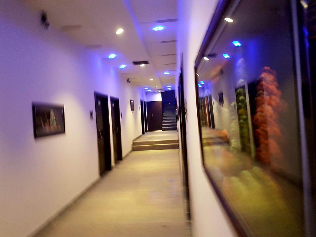 Khayyam Hotel Faisalabad Exterior photo