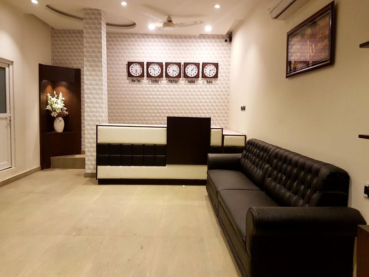 Khayyam Hotel Faisalabad Exterior photo