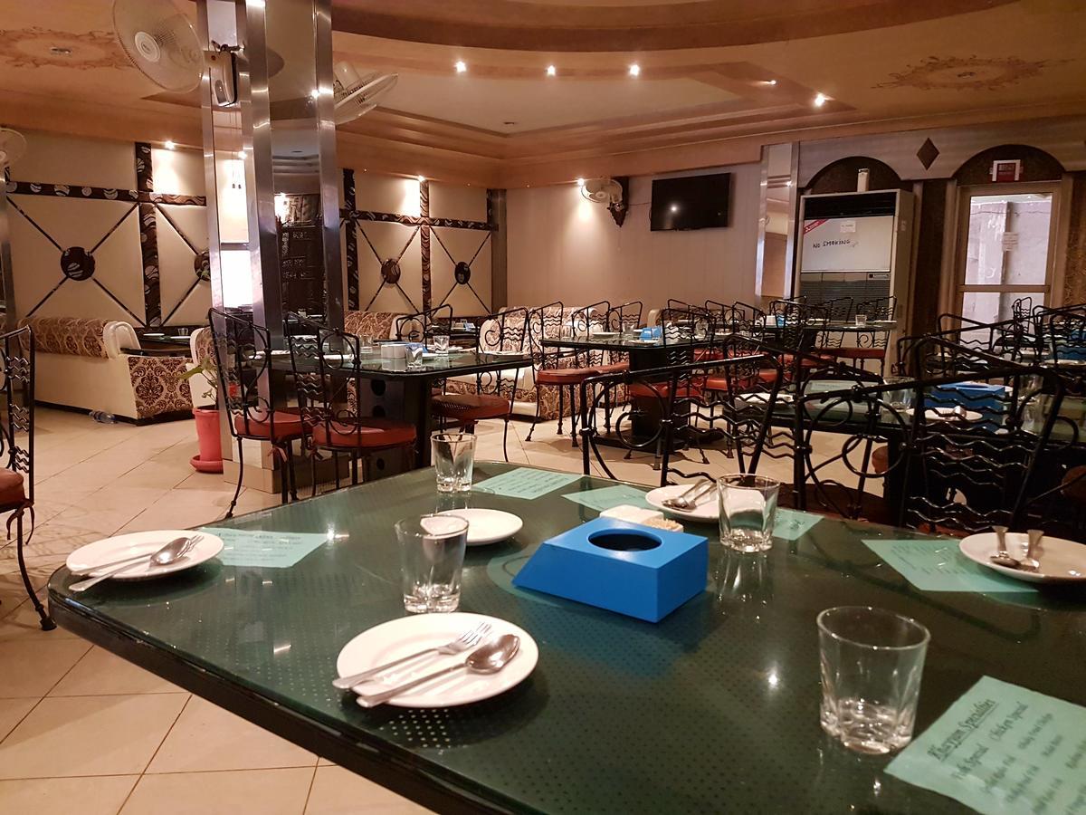 Khayyam Hotel Faisalabad Exterior photo